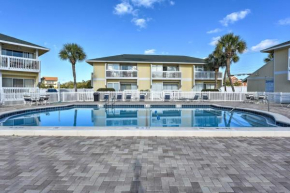 Cozy Destin Studio with Shared Pools and Beach Access!
